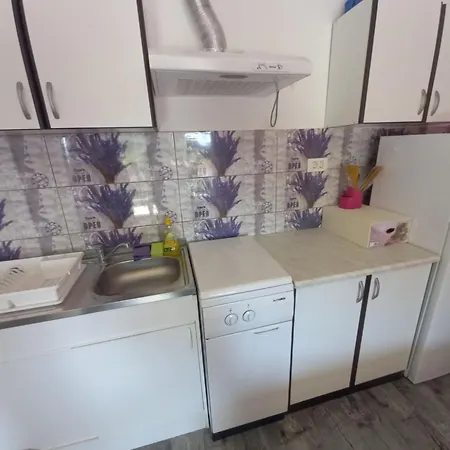 Apartment Lovely Near The Sea *